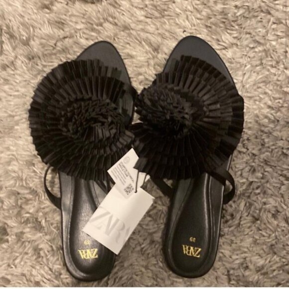 ZARA PLEATED FLAT SANDALS - Picture 7 of 8